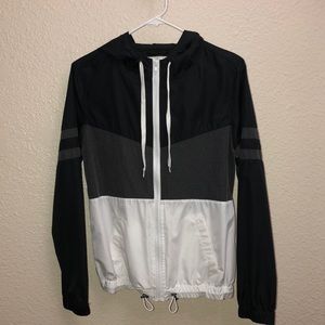 Women’s windbreaker